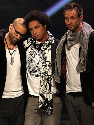 X Factor 1. Liveshow - LaFamille raus X Factor 1. Liveshow - LaFamille raus