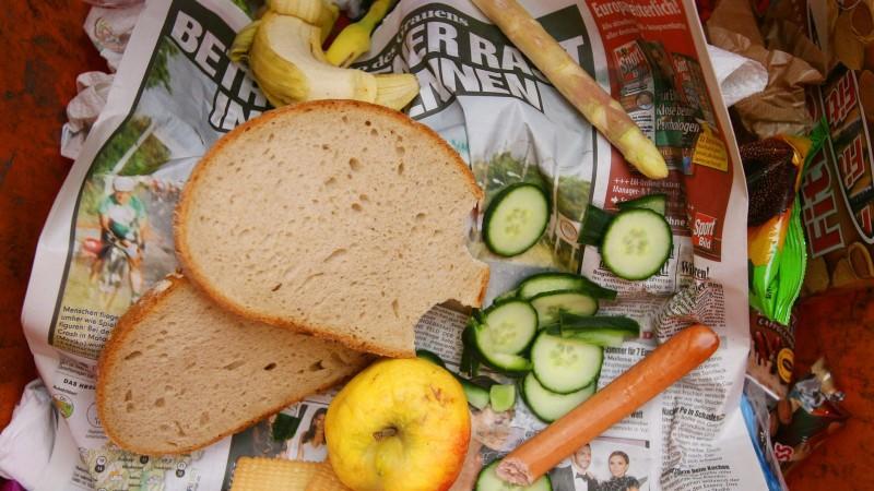 Lebensmittel: Deutsche werfen jedes Jahr 310 Euro weg Deutsche werfen zu viel Essen weg