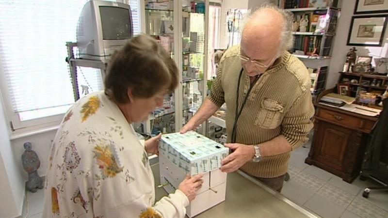 Dr. Wolfs Sprechstunde hundkatzemaus-Tierarzt Dr. Wolf und eine Herbstgrasmücke