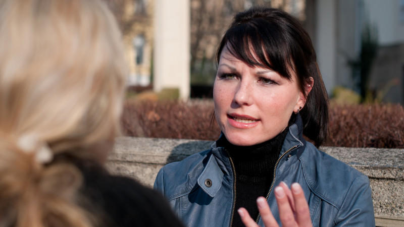 Sie helfen, wenn es brennt SOKO Familie Hintergrund Isabelle Henard
