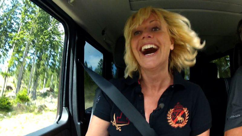 Mercedes G-Klasse auto mobil-Moderatorin Birte Karalus testet den Mercedes G-Klasse