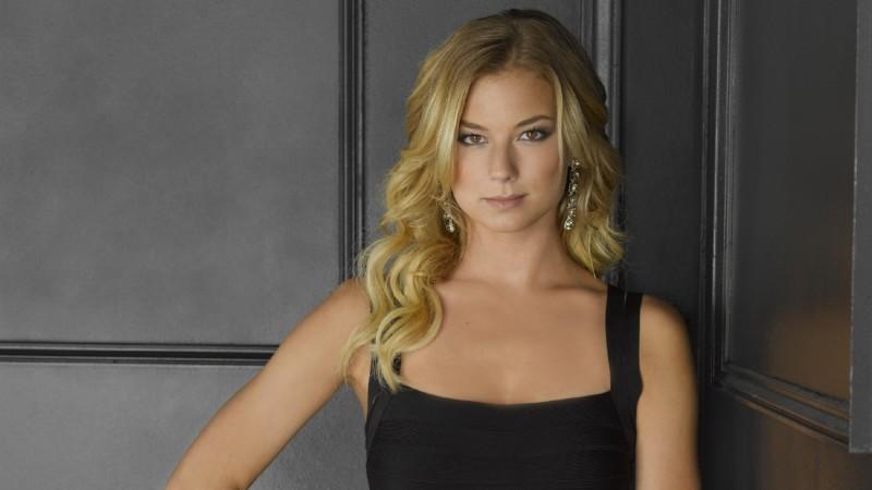 Emily Thorne alias Emily VanCamp Emily Thorne alias Emily VanCamp