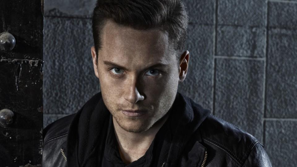 Jesse Lee Soffer spielt Detective Jay Halstead in Chicago P.D. Jesse Lee Soffer spielt Detective Jay Halstead in Chicago P.D.
