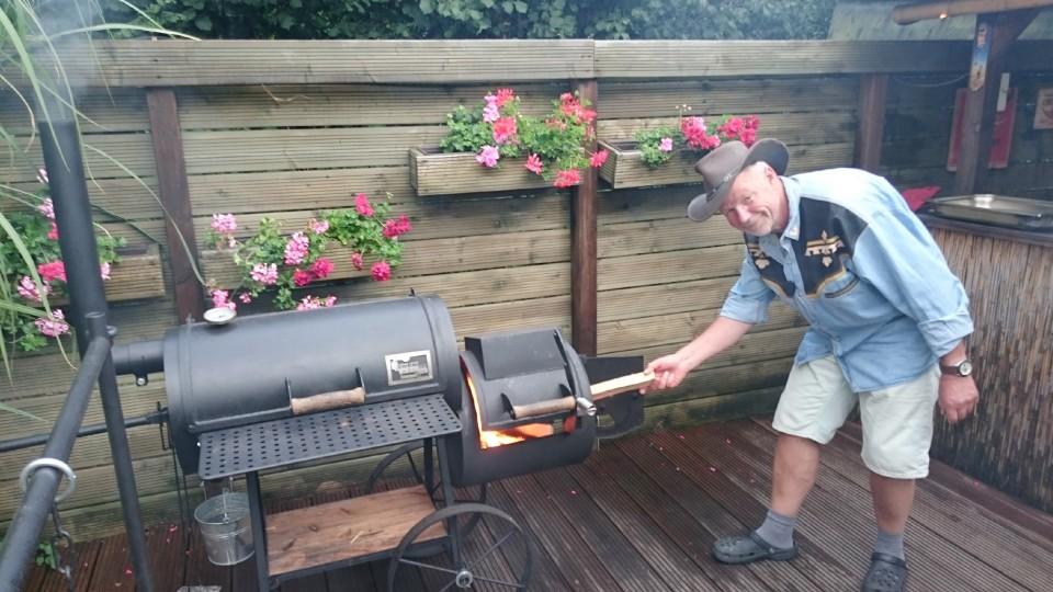 Das perfekte Dinner: 100% Grillen Dieter ist im Grillverein