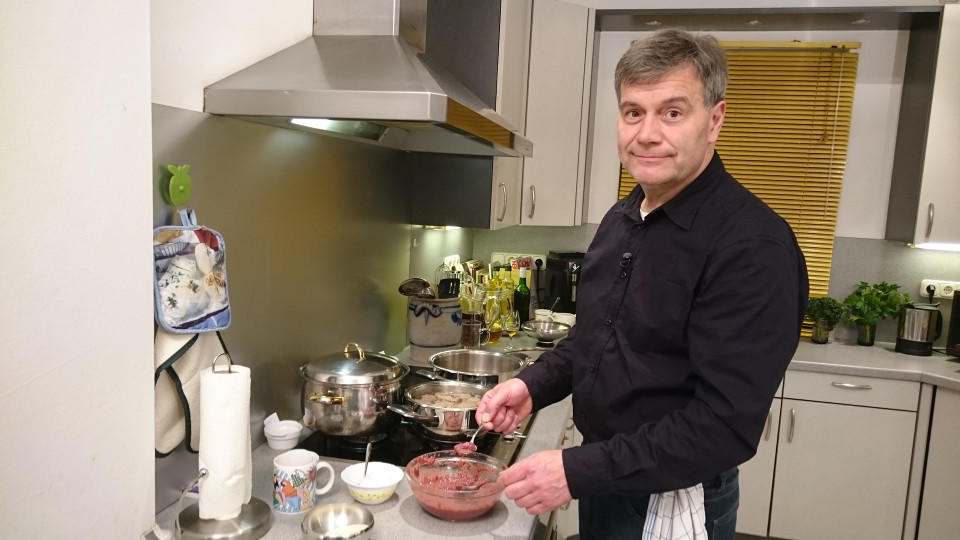 Das perfekte Dinner: Bei Bernhard trifft hoher Anspruch auf Unerfahrenheit Das perfekte Dinner: Bernhard