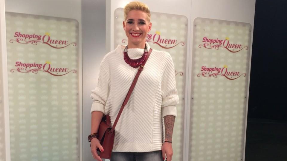 Shopping Queen: Janas Catwalk-Look ist leider nicht perfekt Ist Jana bei "Shopping Queen" am Motto vorbei?
