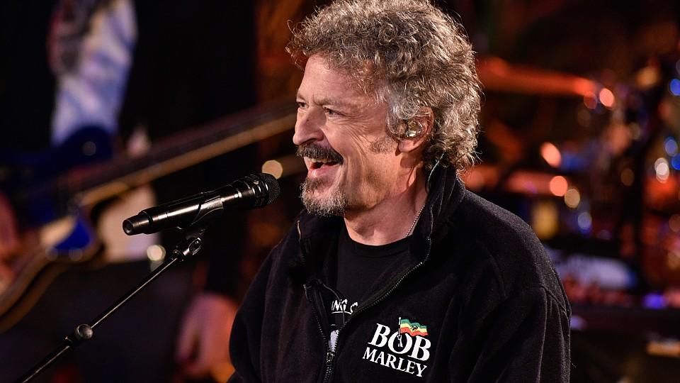 Sing meinen Song 2016: Wolfgang Niedecken singt "Bis die Sonne rauskommt" auf Hochdeutsch Wolfgang Niedecekn singt bei "Sing meinen Song" 2016 zum ersten Mal auf Hochdeutsch