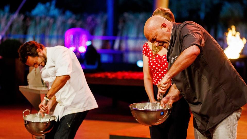 Grill den Henssler – Sommer-Specials: Steffen Henssler und Stefan Wiertz im Eier-Wettstreit Steffen und Stefan starten einen Wettstreit im Eischneeschlagen.