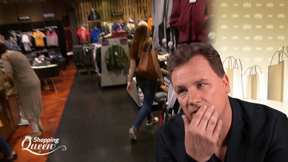 Shopping Queen: Nga aus Düsseldorf shoppt sehr günstig "Shopping Queen"-Kandidatin Nga kauft sehr günstig ein und hat viel Geld übrig