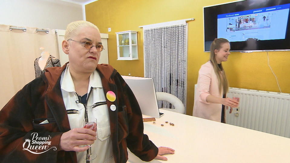Promi Shopping Queen: Hella von Sinnen hat schlechte Laune "Promi Shopping Queen"-Kandidatin Hella von Sinnen