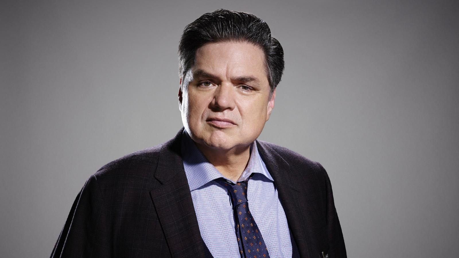 Chicago Med.: Oliver Platt spielt Dr. Daniel Charles Dr. Daniel Charles (Oliver Platt)