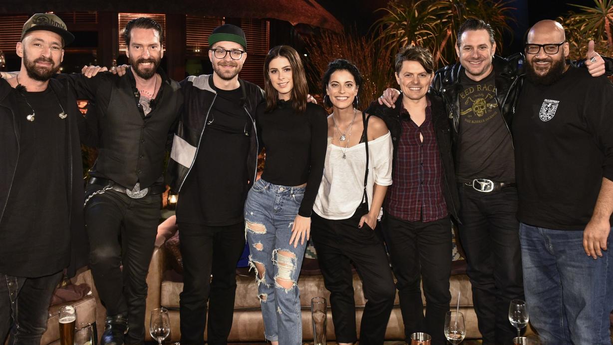 Sing meinen Song 2017: So startet die neue Staffel mit den Songs von Mark Forster V.l.: Gentleman, Alec Völkel, Mark Forster, Lena Meyer-Landrut, Stefanie Kloß, Michael Patrick Kelly, Sascha Vollmer und Moses Pelham.