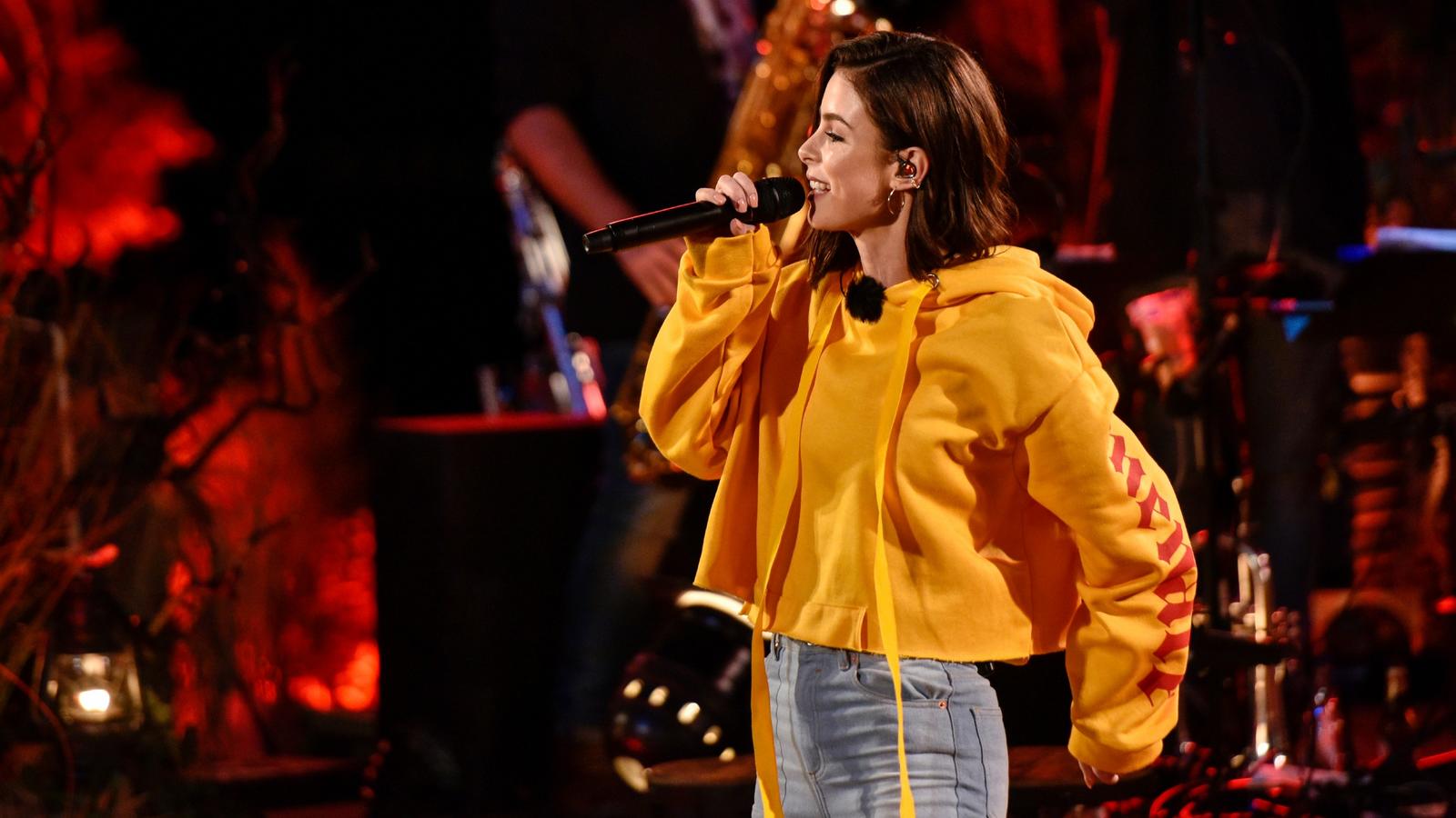 Sing meinen Song 2017: Lena Meyer-Landrut singt "Superior" von Gentleman Lena performt bei "Sing meinen Song" 2017 ihren Lieblingssong "Superior".