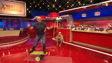 Jochen Schweizer beweist sein Können auf dem Balance-Board Jochen Schweizer beweist sein Können auf dem Balance-Board