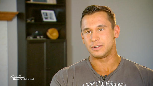 Der Bodybuilder will im Wettkampf alles geben Der Bodybuilder will im Wettkampf alles geben