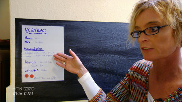 Mutter Christina hat einen Vertrag aufgesetzt Mutter Christina hat einen Vertrag aufgesetzt