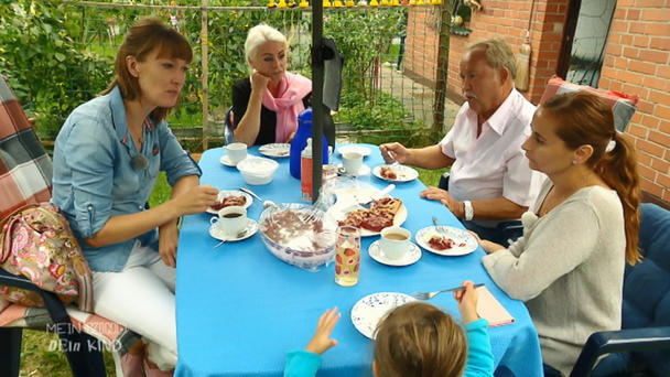 Wenn Melina bei den Großeltern ist, macht sie sich Sorgen Wenn Melina bei den Großeltern ist, macht sie sich Sorgen