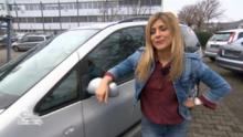 Kann die Griechin das Geld für einen VW aufbringen? Kann die Griechin das Geld für einen VW aufbringen?